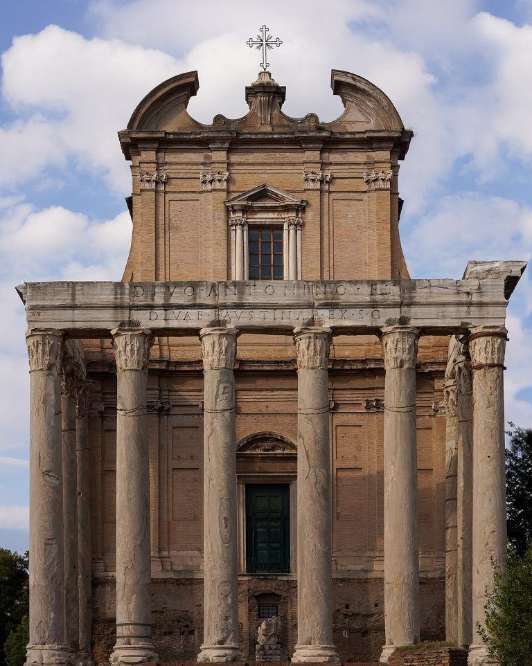 Templo de Antonino y Faustina