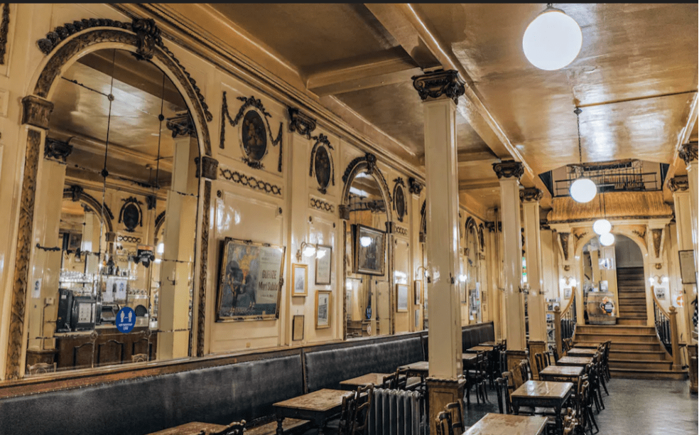 a la mort subite bar de cerveza bohemio en bruselas