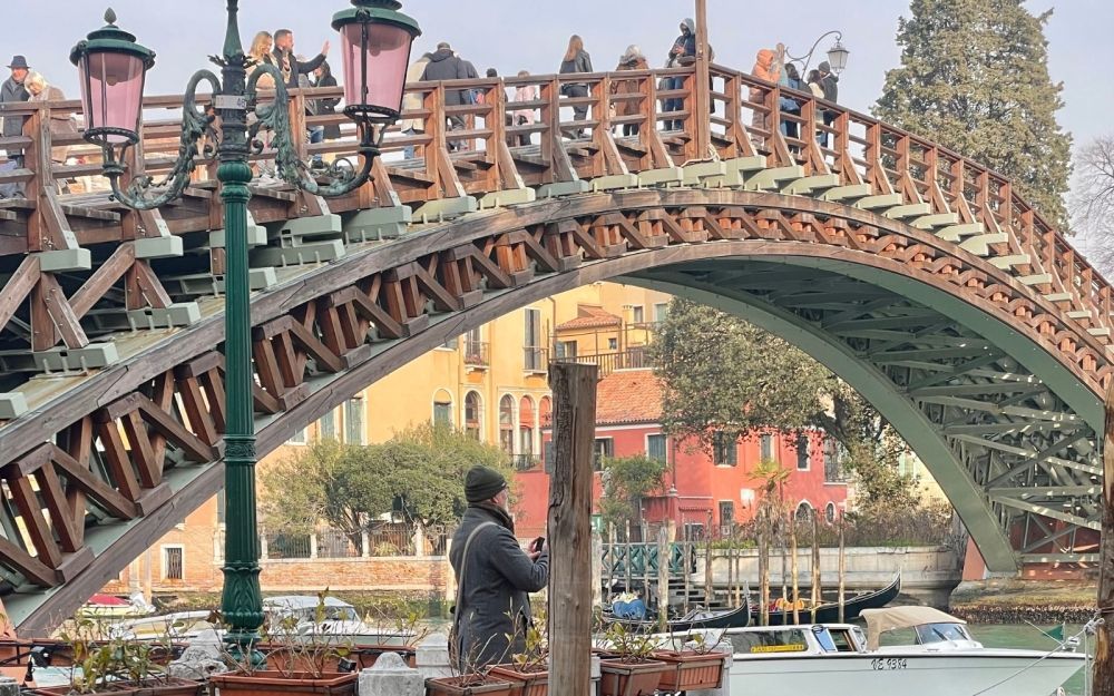 Puente de la Academia