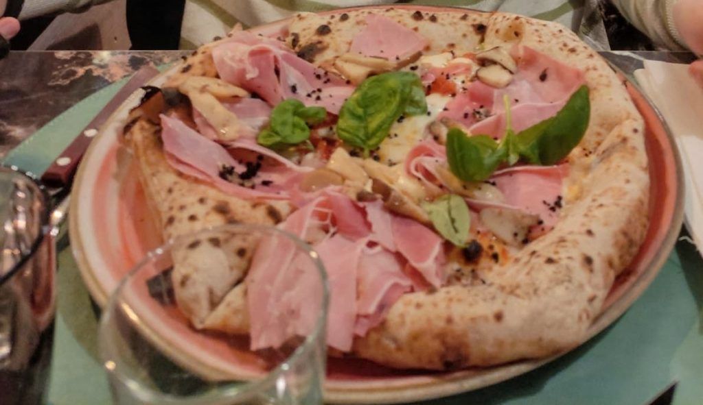 mejores pizzas en florencia fuoco matto