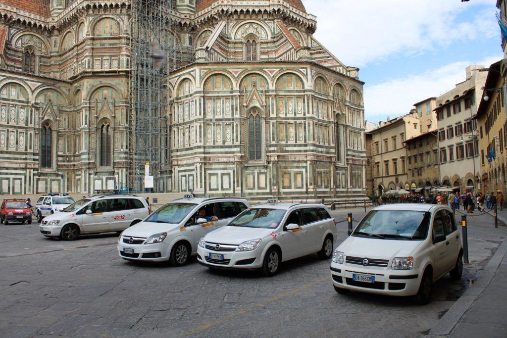 como llegar desde el aeropuerto de florencia al centro en taxi