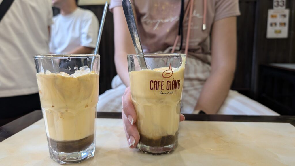 mejor lugar para tomar el cafe con huevo en hanoi cafe giang