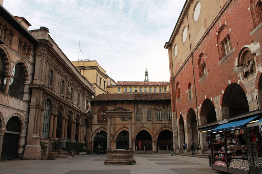 piazza mercanti milano