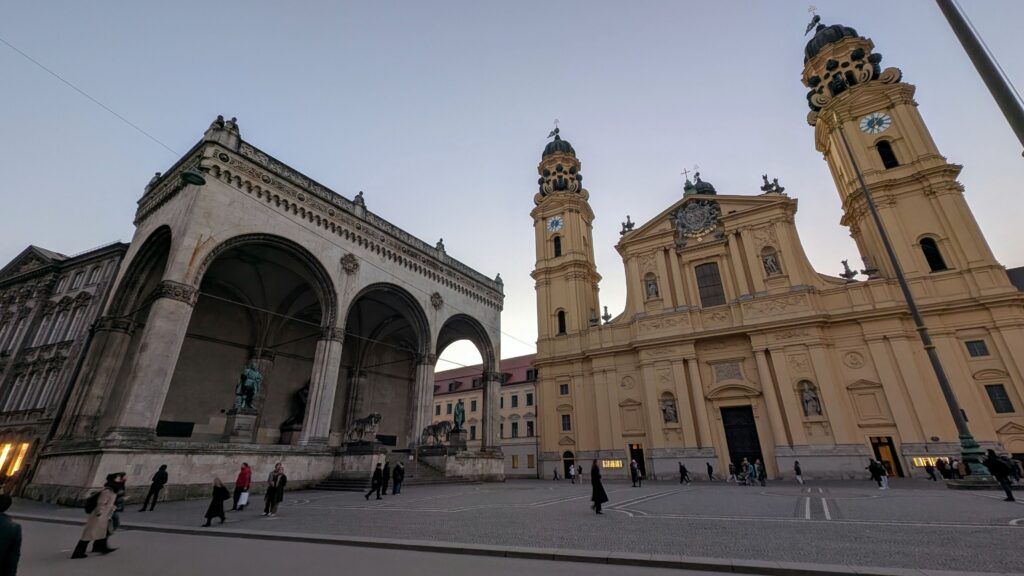 Odeonsplatz de Múnich. Una de las plazas más importantes